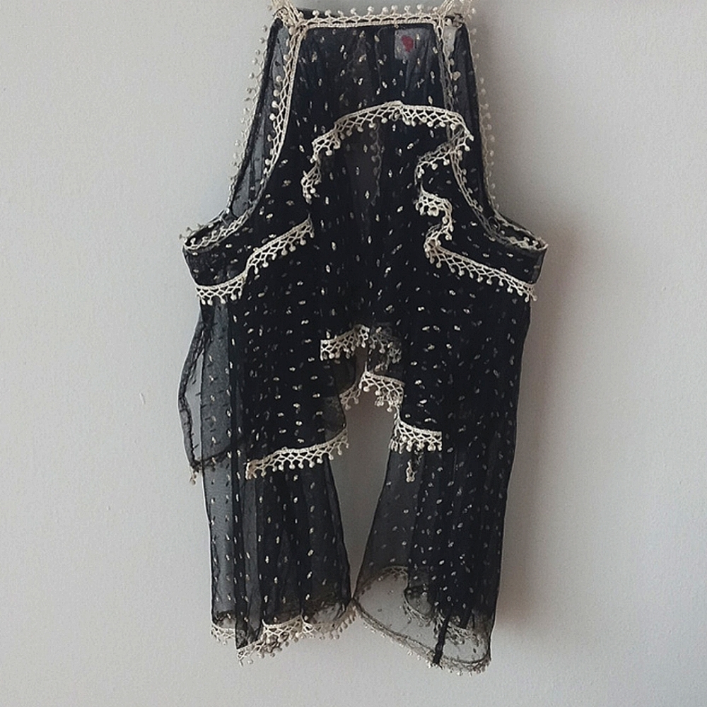 New Latiste lace open back blouse